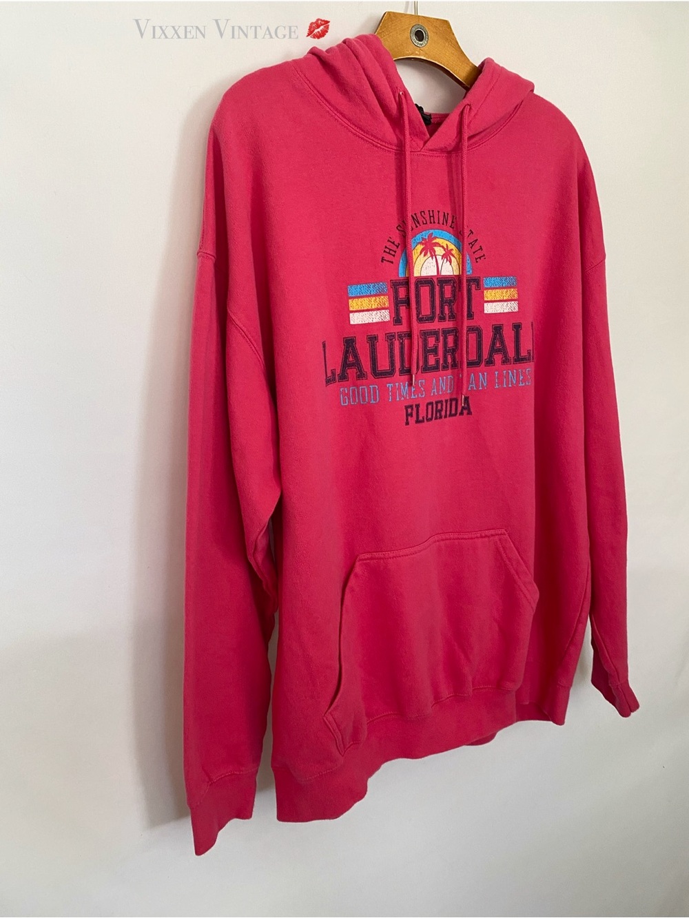 POINT SPORTSWEAR 'FORT LAUDERDALE, FLORIDA' PULLOVER HOODIE IN HOT PINK